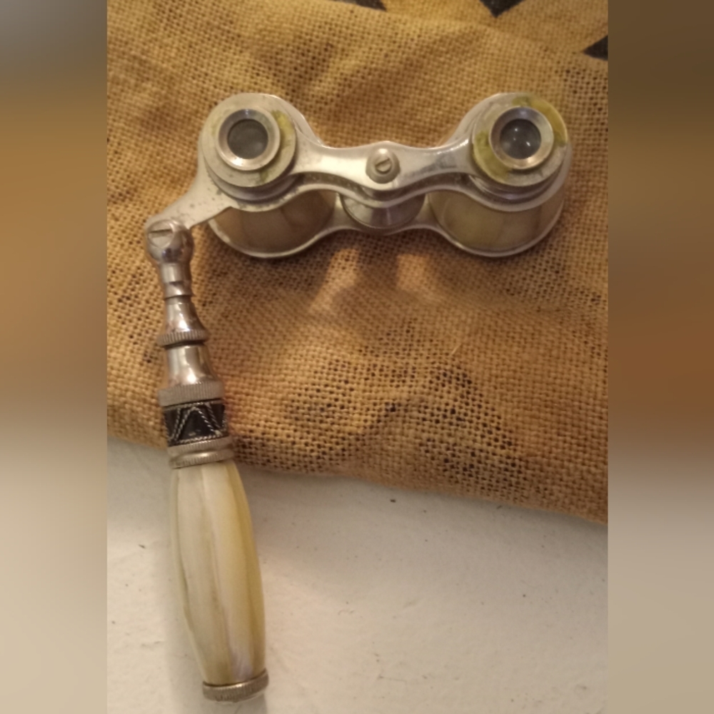 Opera binoculars - Picture 2 of 2